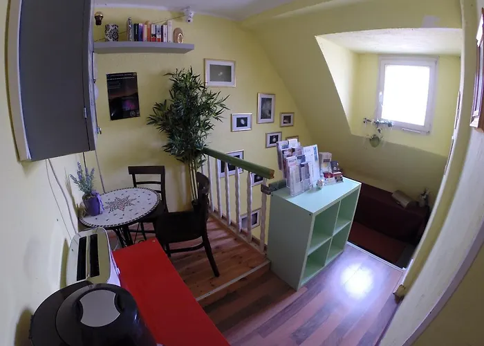 Stayincologne Bed & Breakfast 2*