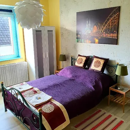 Oda ve Kahvaltı Stayincologne 2*